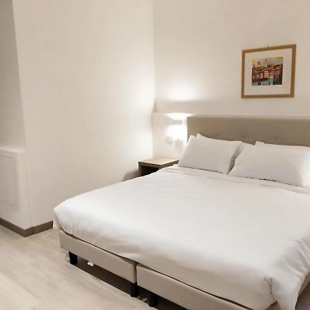 Via Poma Apartments&Rooms Verona Bagian luar foto