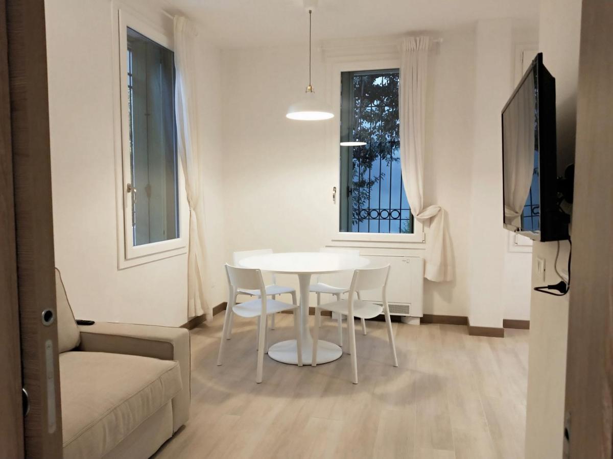 Via Poma Apartments&Rooms Verona Bagian luar foto