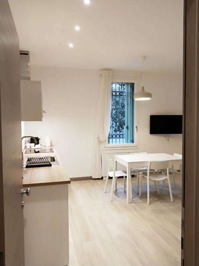 Via Poma Apartments&Rooms Verona Bagian luar foto
