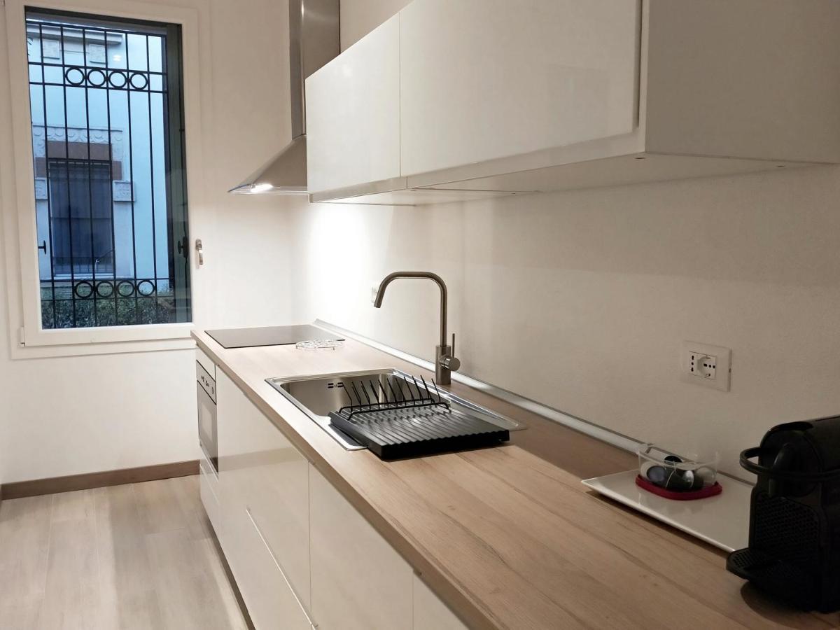 Via Poma Apartments&Rooms Verona Bagian luar foto