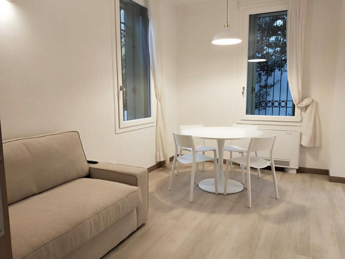 Via Poma Apartments&Rooms Verona Bagian luar foto