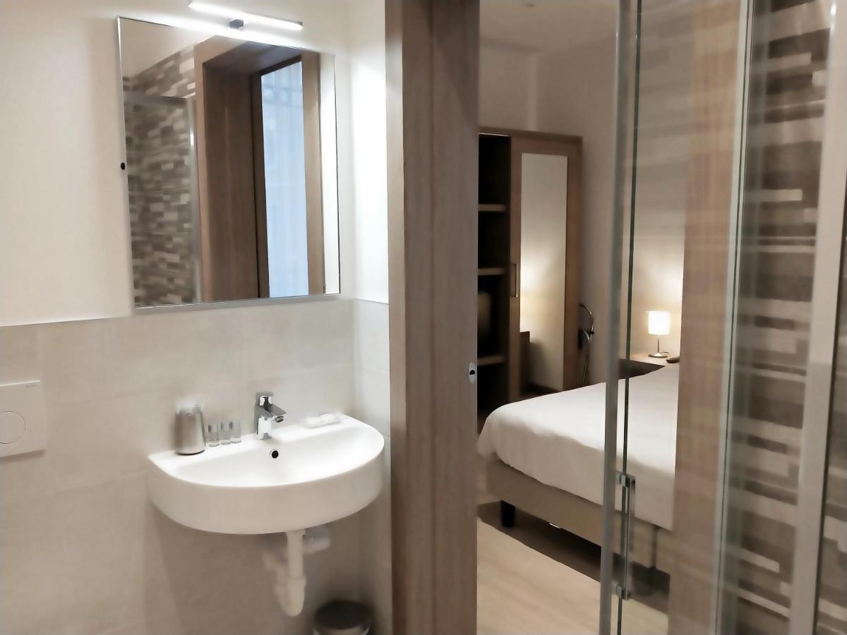 Via Poma Apartments&Rooms Verona Bagian luar foto