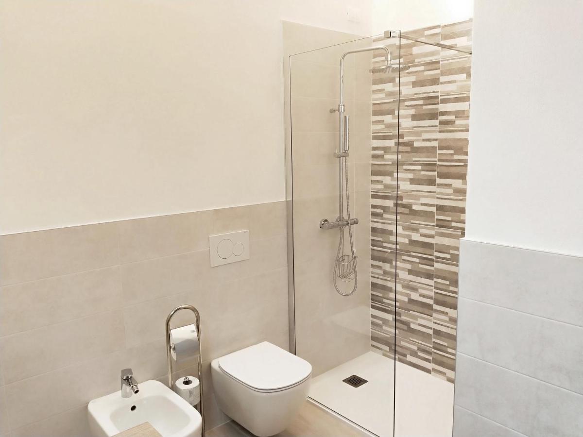 Via Poma Apartments&Rooms Verona Bagian luar foto
