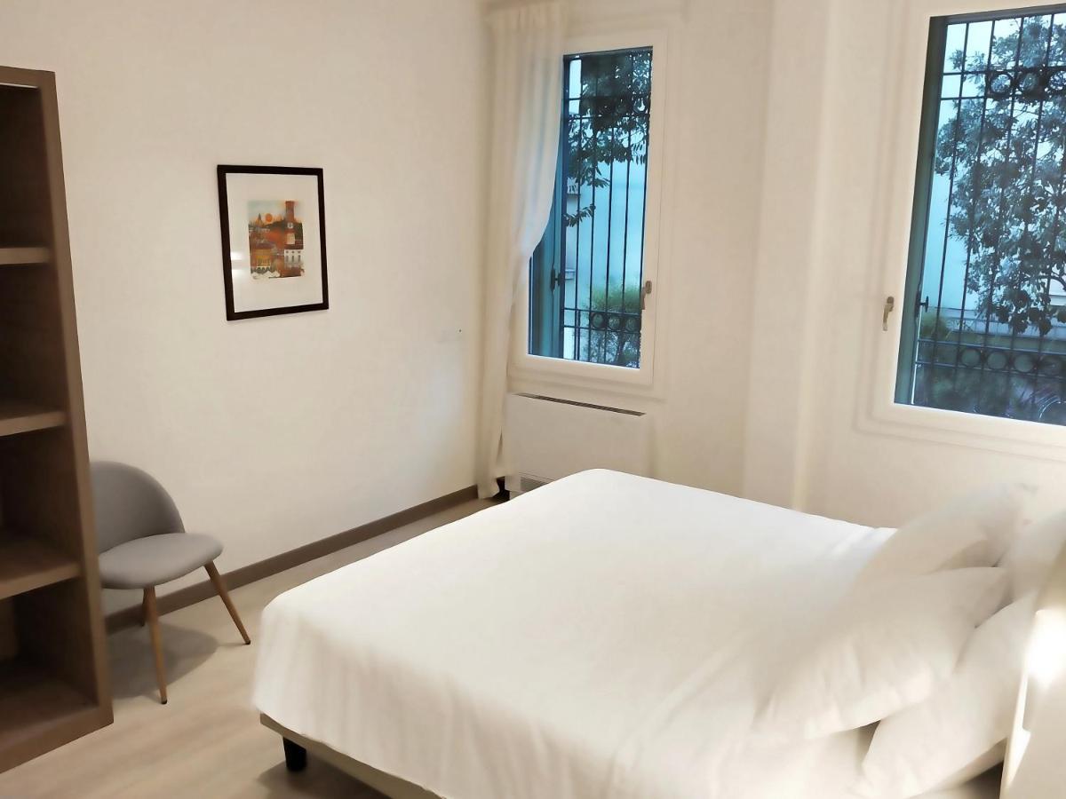 Via Poma Apartments&Rooms Verona Bagian luar foto