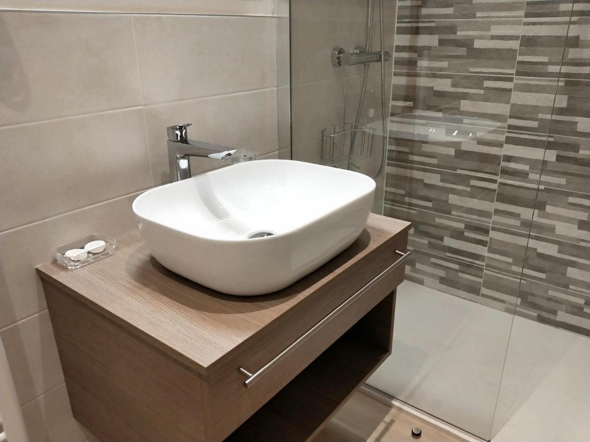 Via Poma Apartments&Rooms Verona Bagian luar foto