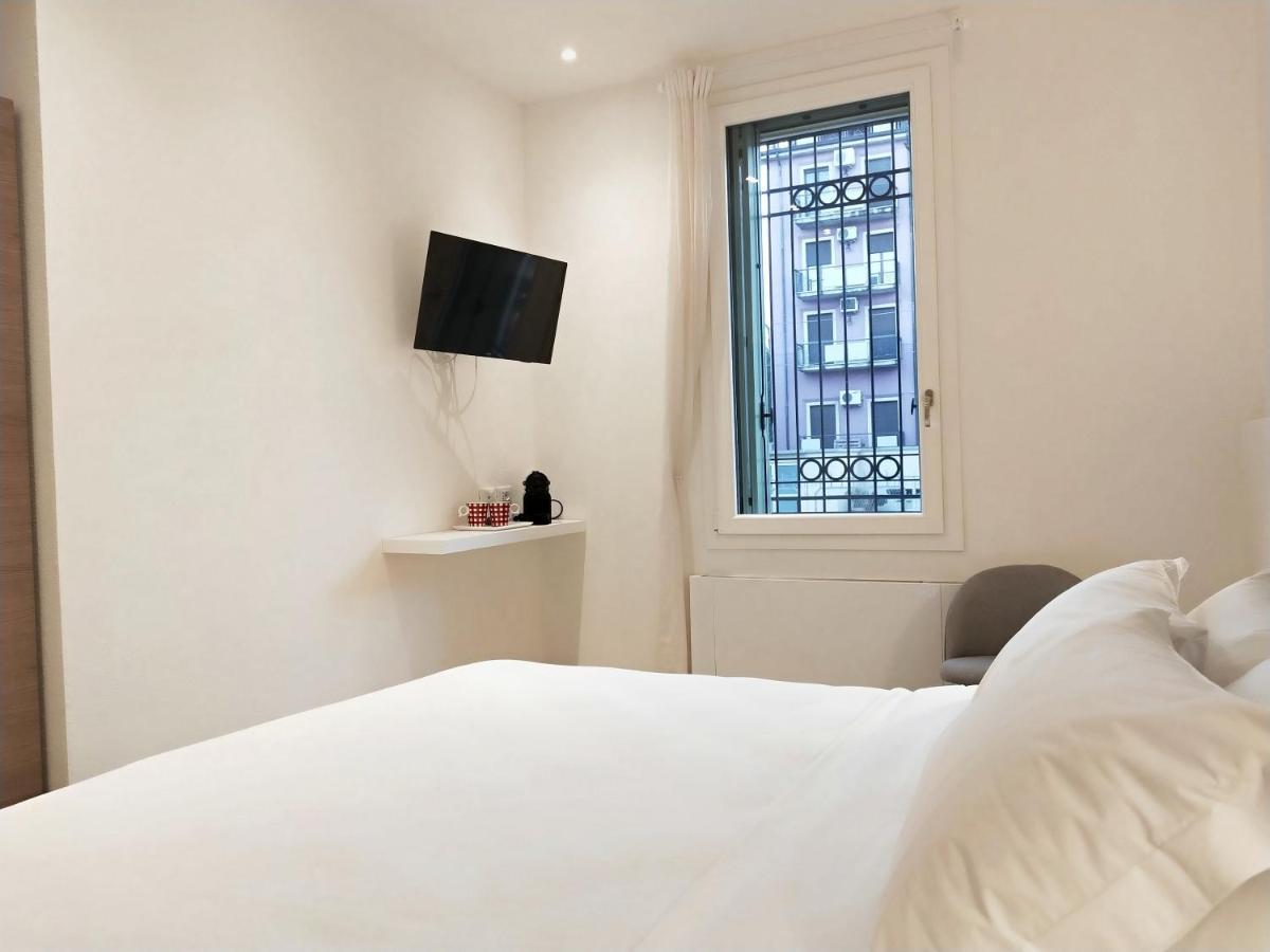 Via Poma Apartments&Rooms Verona Bagian luar foto