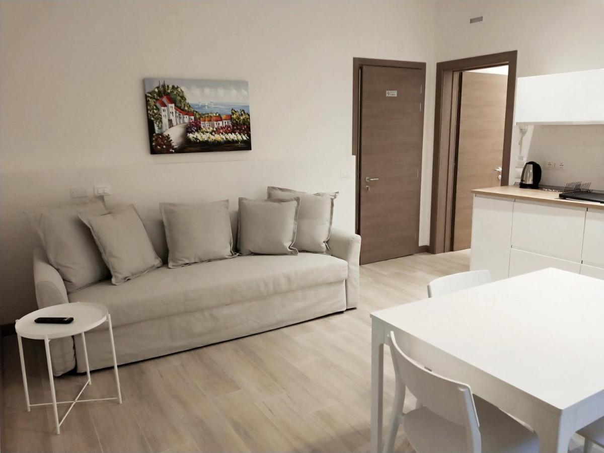 Via Poma Apartments&Rooms Verona Bagian luar foto