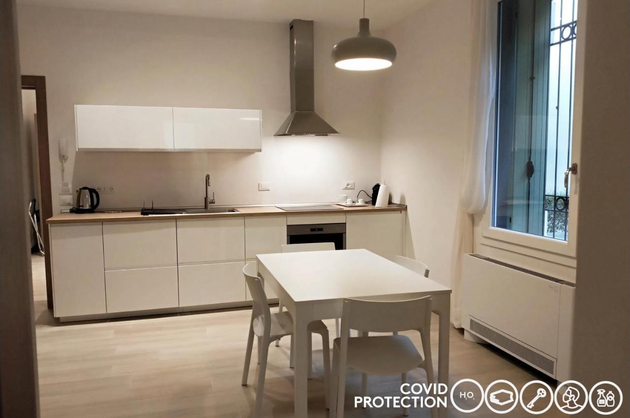 Via Poma Apartments&Rooms Verona Bagian luar foto