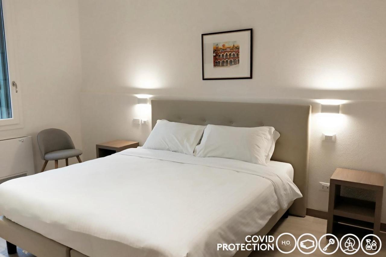 Via Poma Apartments&Rooms Verona Bagian luar foto